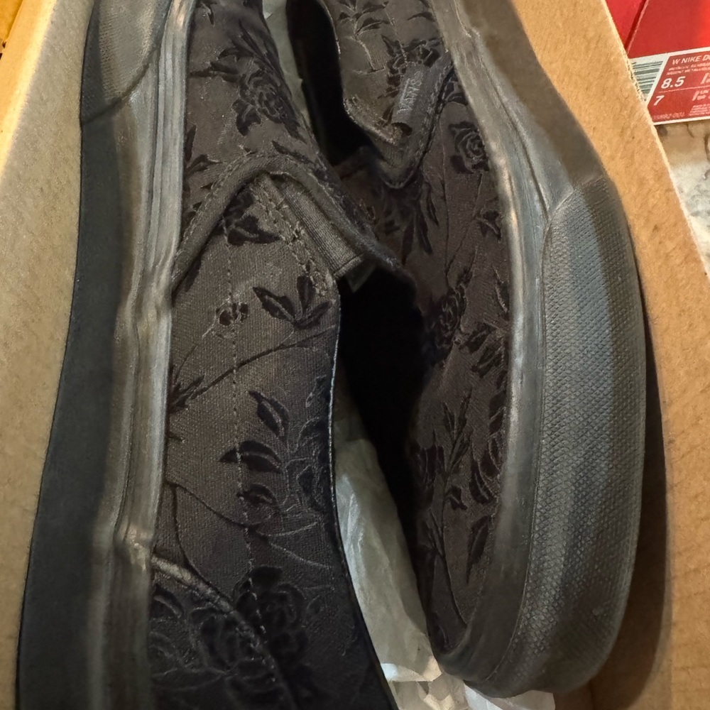 VANS Black suede Floral womens Slip-On
